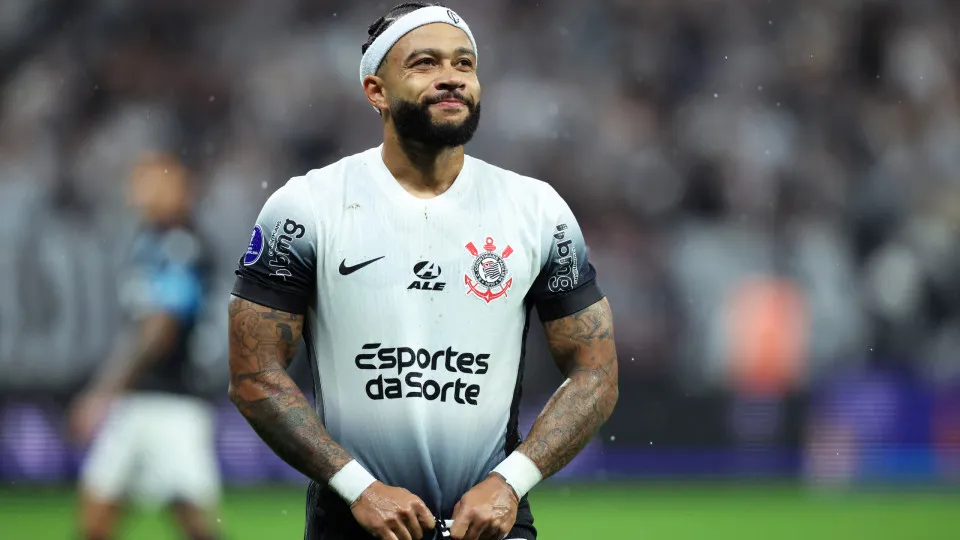 Memphis Depay fica no Corinthians e pode voltar já na Libertadores