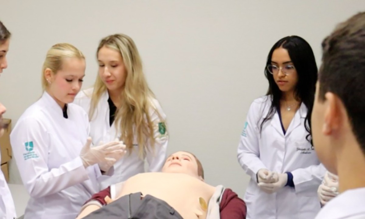 FAMEU abre inscrições para vestibular de Medicina 2027 com 56 vagas