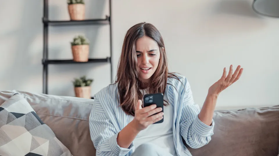O que acontece quando não atualiza as apps do seu celular?