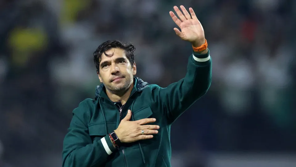 Palmeiras goleia Vasco e volta a abrir frente no Brasileirão: 4 a 1