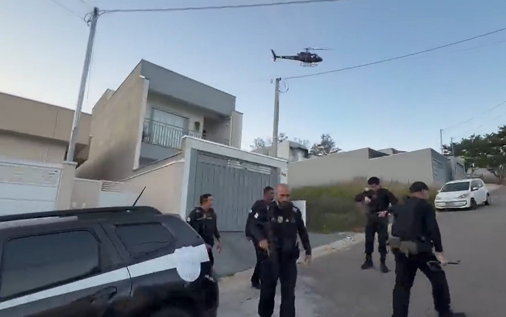 Operação policial prende 5 pessoas suspeitas de participarem de 'tribunal do crime' e morte de jovem em Extrema