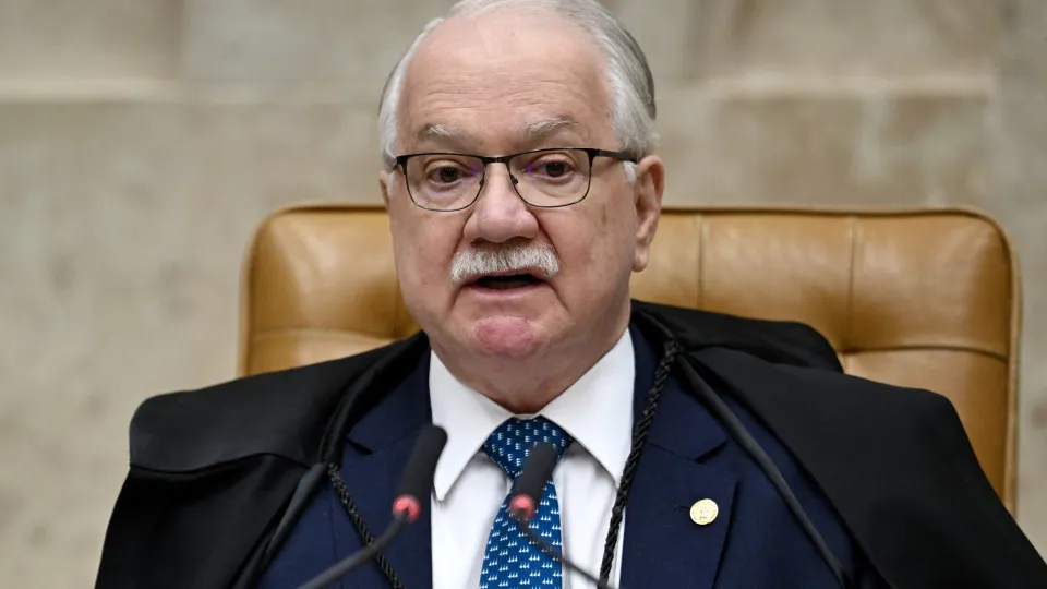 Fachin afasta Mendonça de caso contra Moraes e manda parar apurações de Master e INSS
