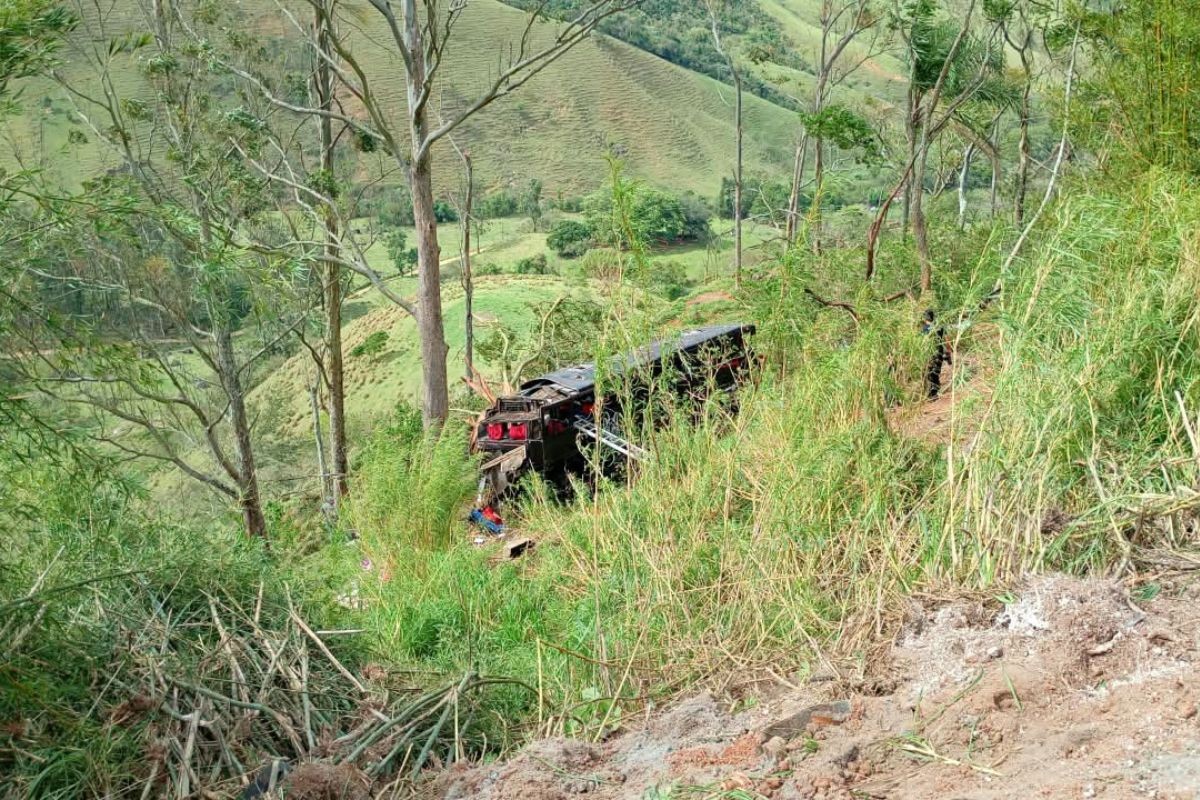 Mulher que morreu em acidente com ônibus de romeiros em SP organizava excursões há mais de 26 anos, diz filha