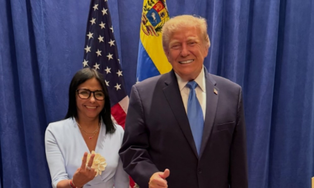 Ex-aliada de Maduro, Delcy Rodríguez publica foto com Trump após encontro nos EUA