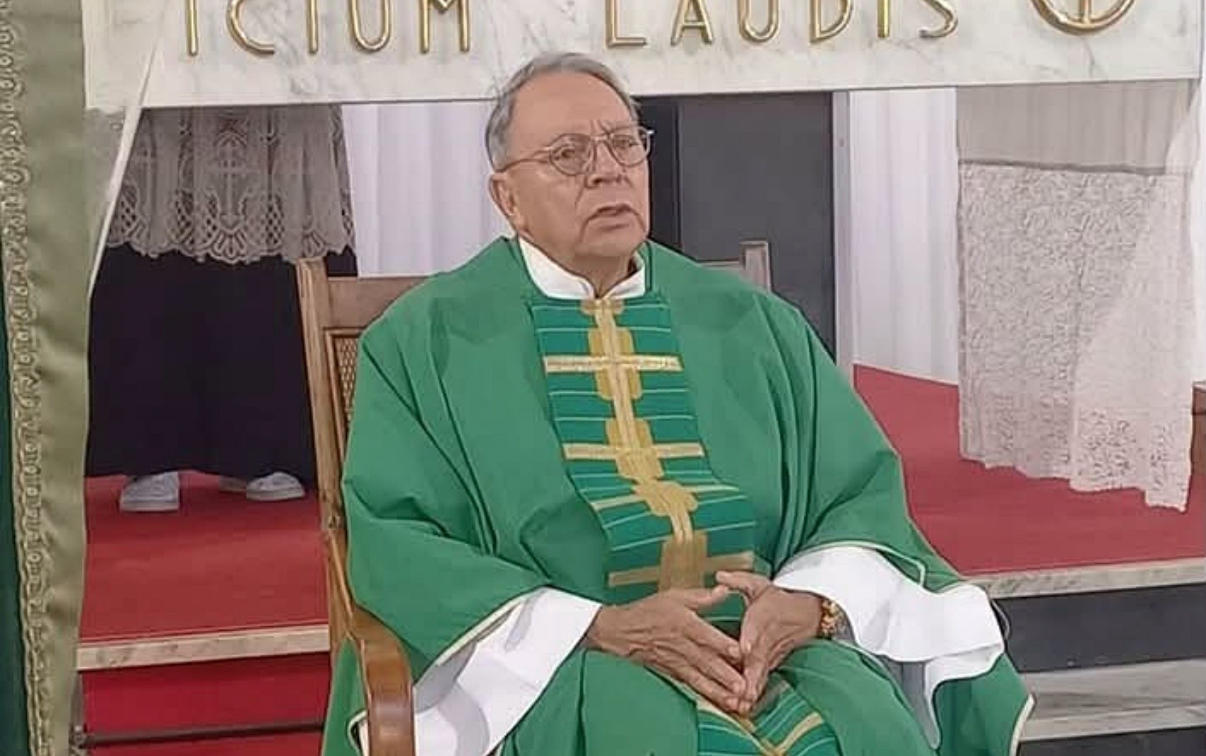 Padre ferido em acidente que matou duas pessoas deixa UTI de hospital em Alfenas