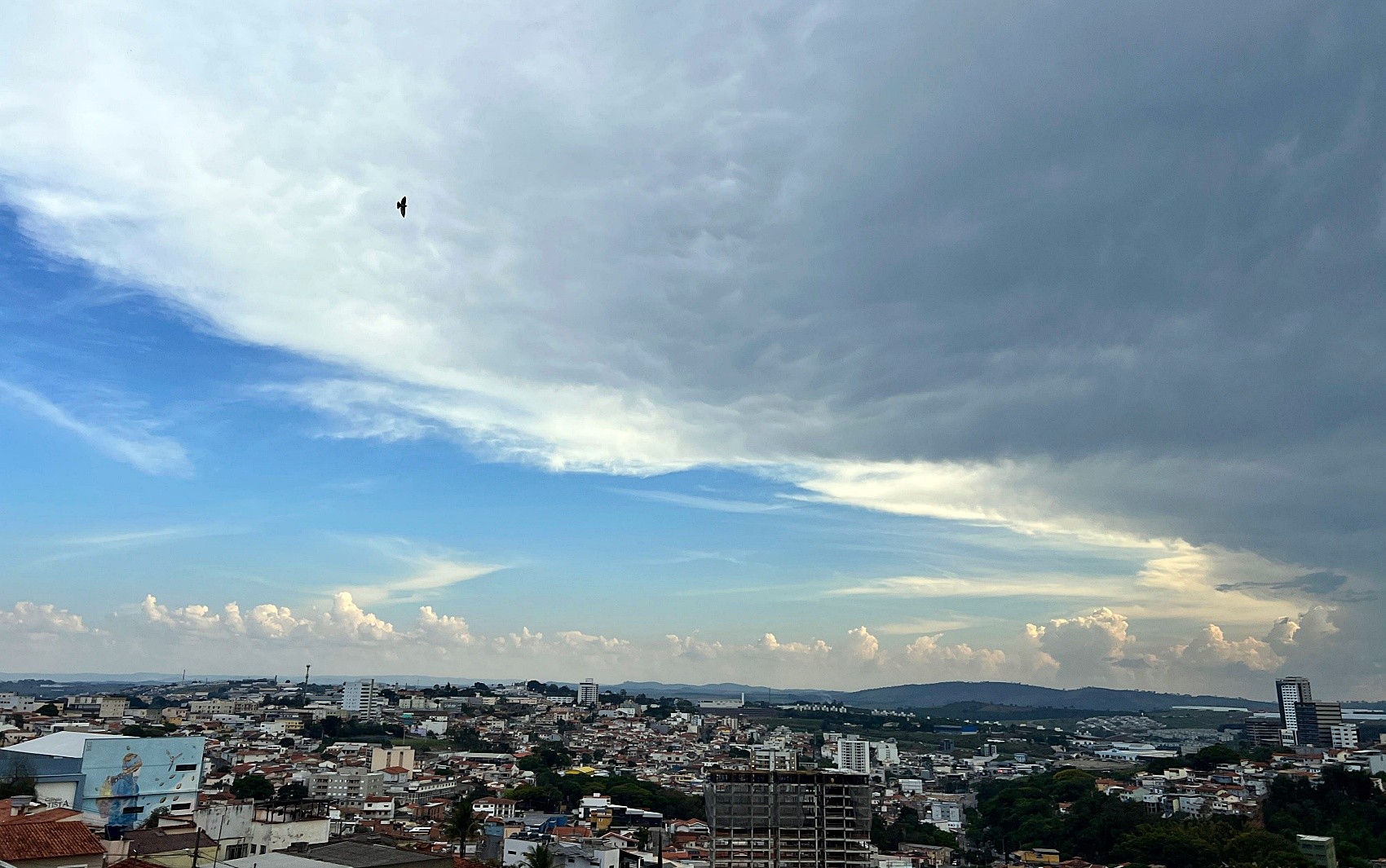 Calor intenso marca início da semana no Sul de MG; saiba quando muda