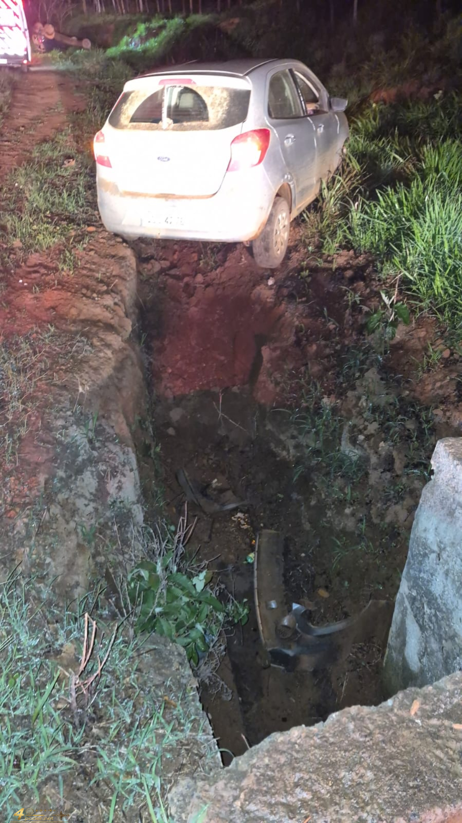 Idoso fica ferido após colisão entre carros na MGC-369, em Alfenas