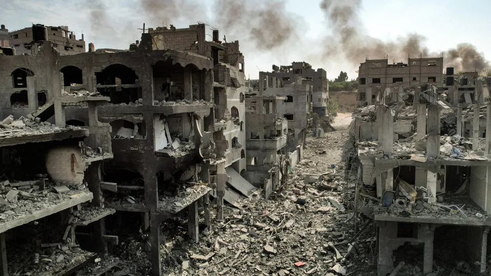 Faixa de Gaza tem 82% das construções danificadas três anos após 7 de Outubro