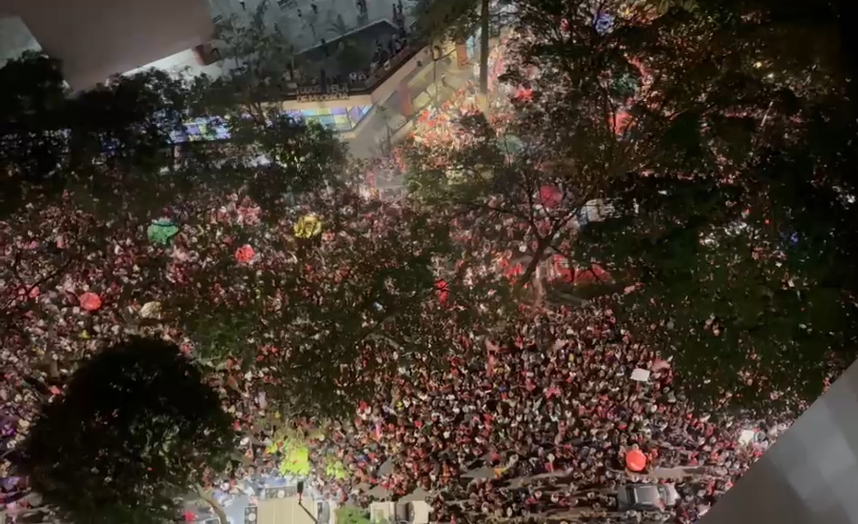 Manifestantes fazem ato em apoio a Lula em Belo Horizonte