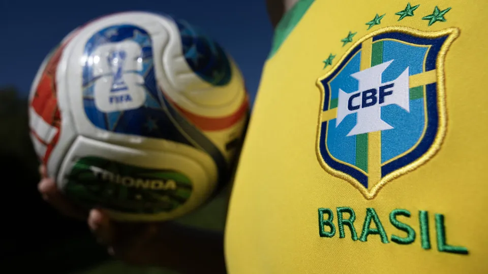 Brasil leva susto, mas goleia Canadá em estreia na Copa Feminina sub-17