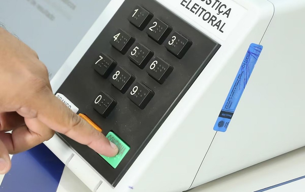 É obrigatório votar no segundo turno mesmo para quem votou no primeiro?