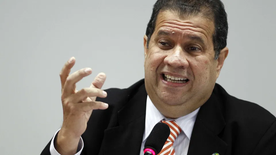 Lupi: INSS não deveria intermediar relação entre pensionista e associação
