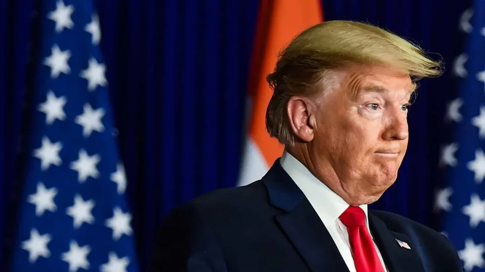 Trump recua e afrouxa tarifas sobre automóveis importados pelos EUA