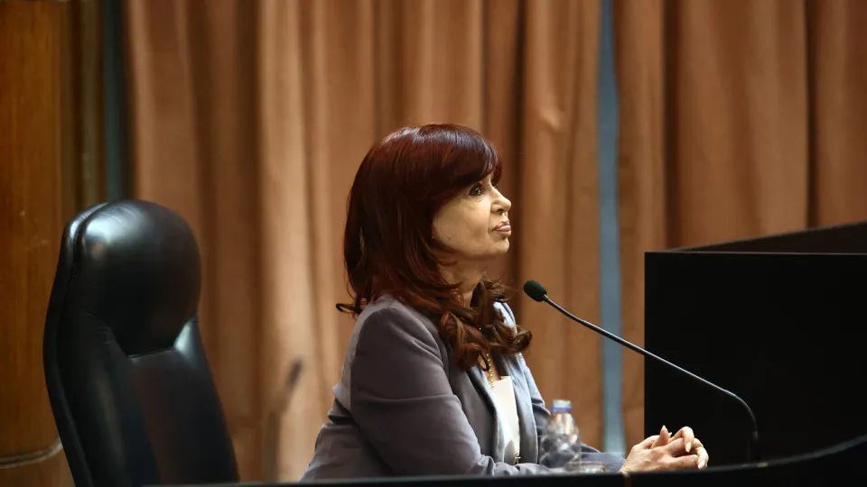 Senado argentino discute Ficha Limpa, lei que pode tirar Cristina das eleições