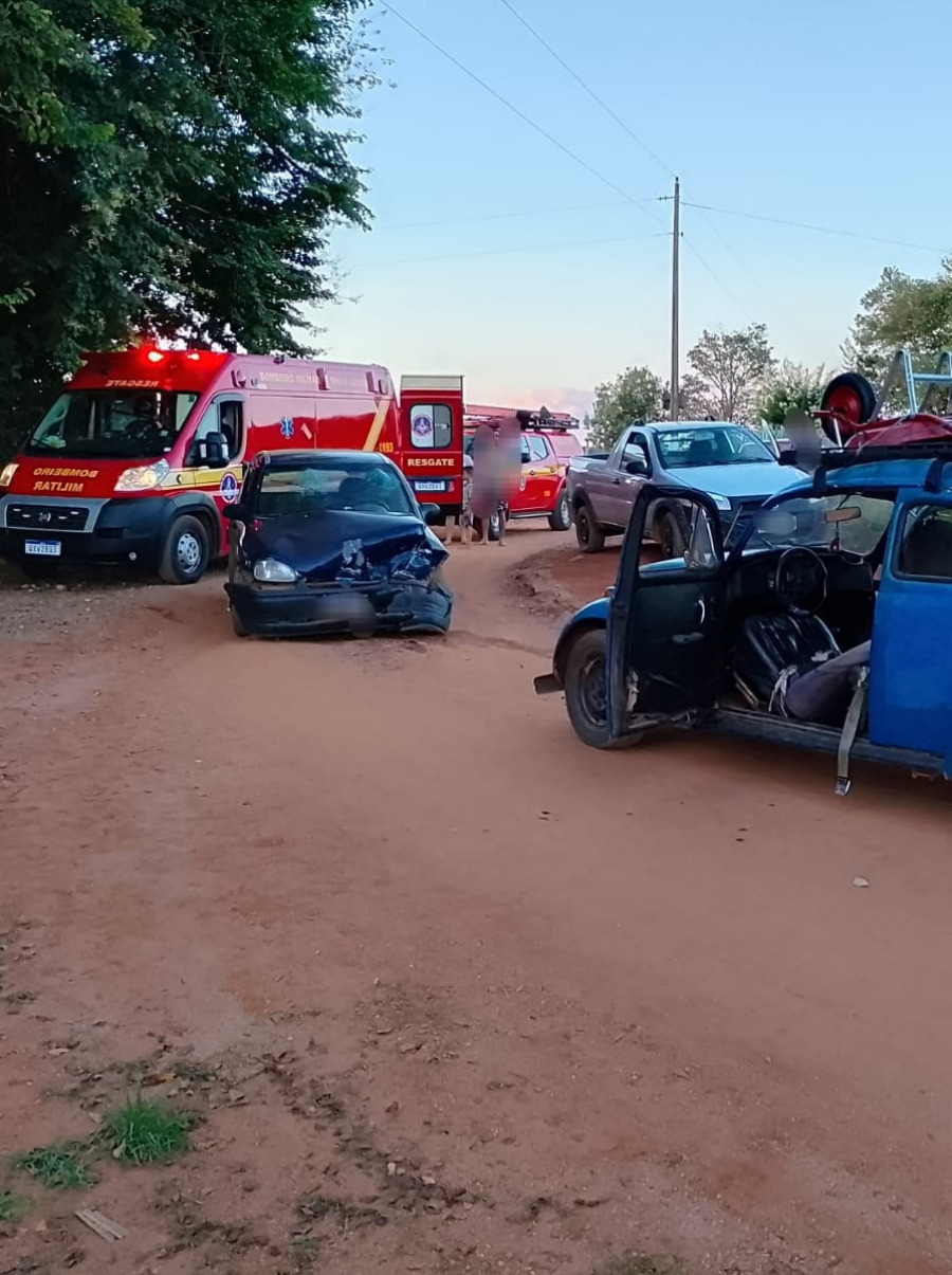 Colisão frontal entre veículos deixa quatro feridos na zona rural de Alfenas