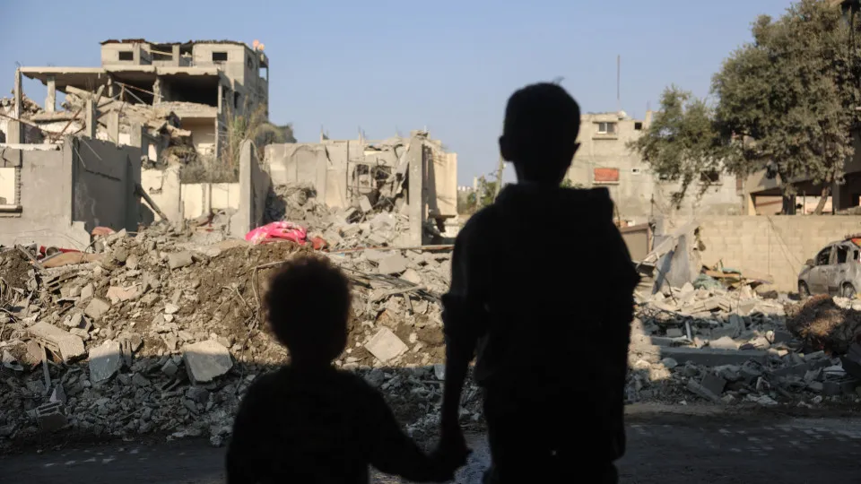 Israel bombardeia hospital no sul da Faixa de Gaza
