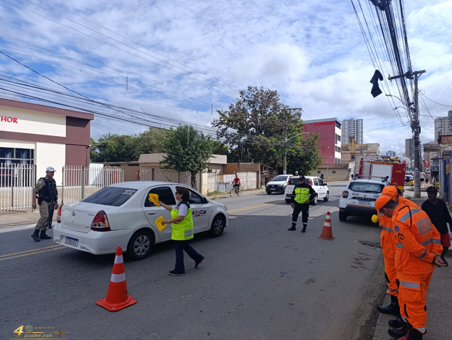 Blitz educativa do Maio Amarelo conscientiza motoristas em Pouso Alegre