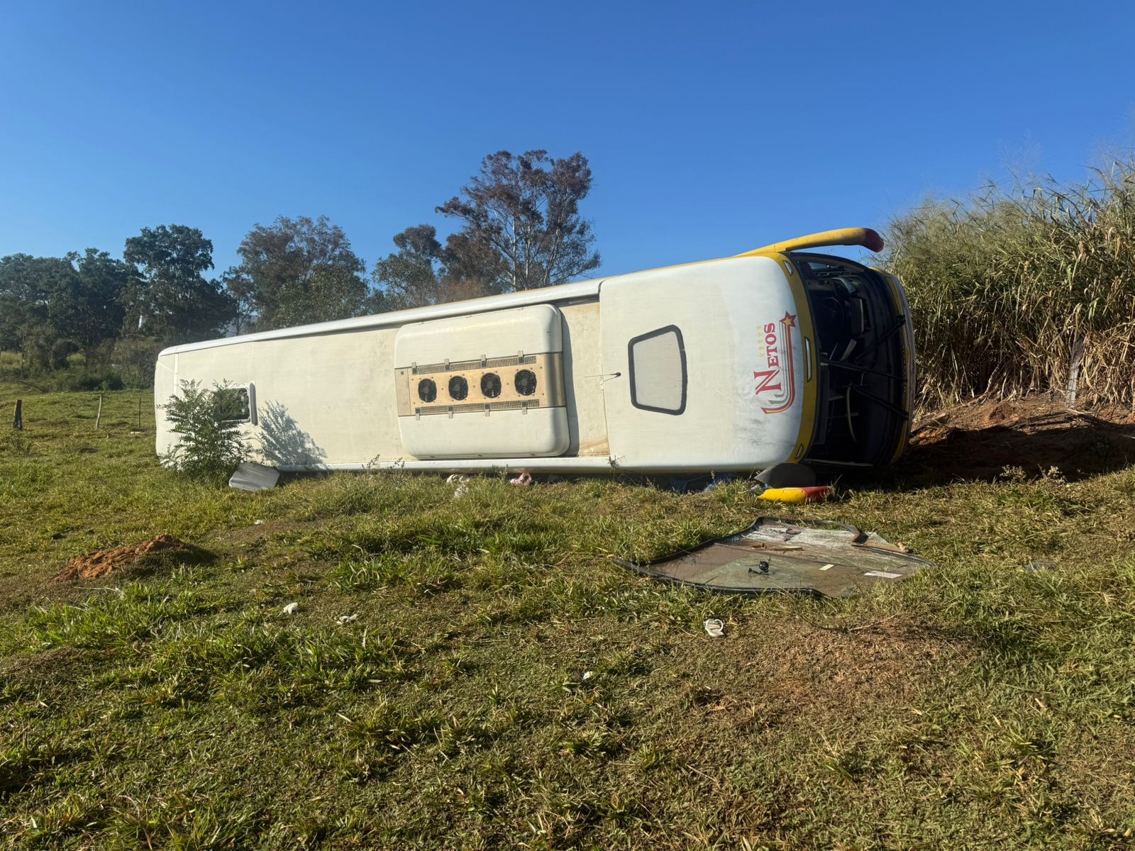 Corpo de menino de 4 anos que morreu em acidente com ônibus de turismo será sepultado no Sul de Minas