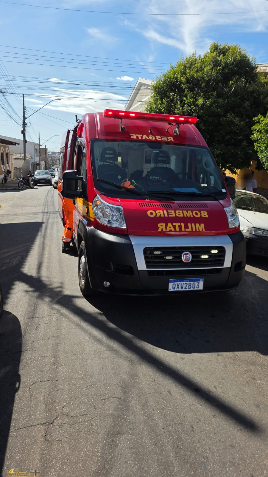 Idoso é atropelado na Avenida São José em Alfenas e recebe atendimento dos Bombeiros