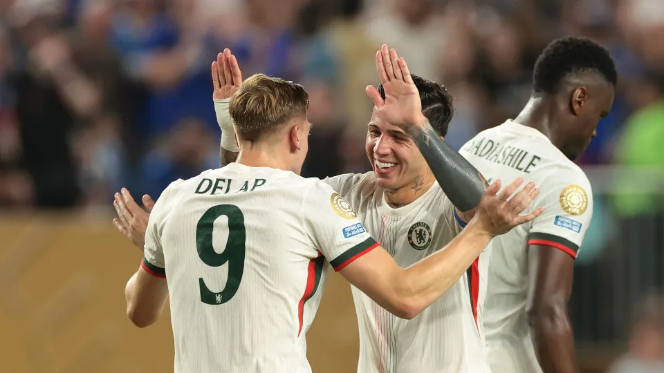 Chelsea vence Espérance sem dificuldades; Flamengo 'salva' empate no fim