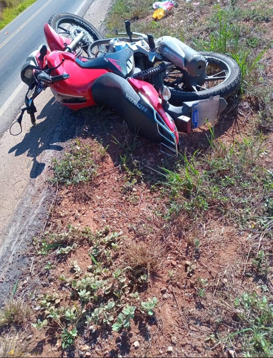 Motociclista derrapa em mancha de óleo e sofre queda na BR-369 em Alfenas