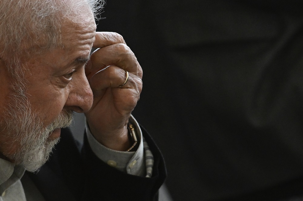 Lula relativiza Selic e diz que governo precisa falar mais sobre juros reais com Haddad