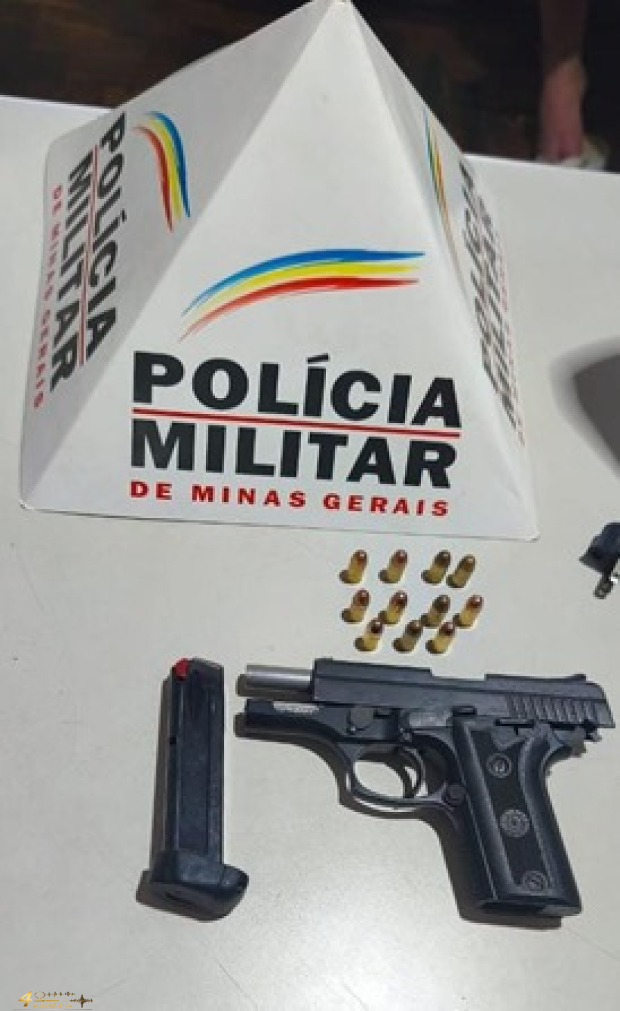 Homem é preso por posse ilegal de arma de fogo no bairro Jardim das Palmeiras em Elói Mendes