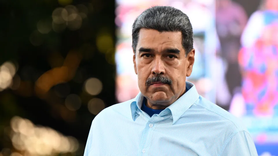 Chefe do Pentágono nega IA em vídeo de barco venezuelano destruído e fala em mais operações