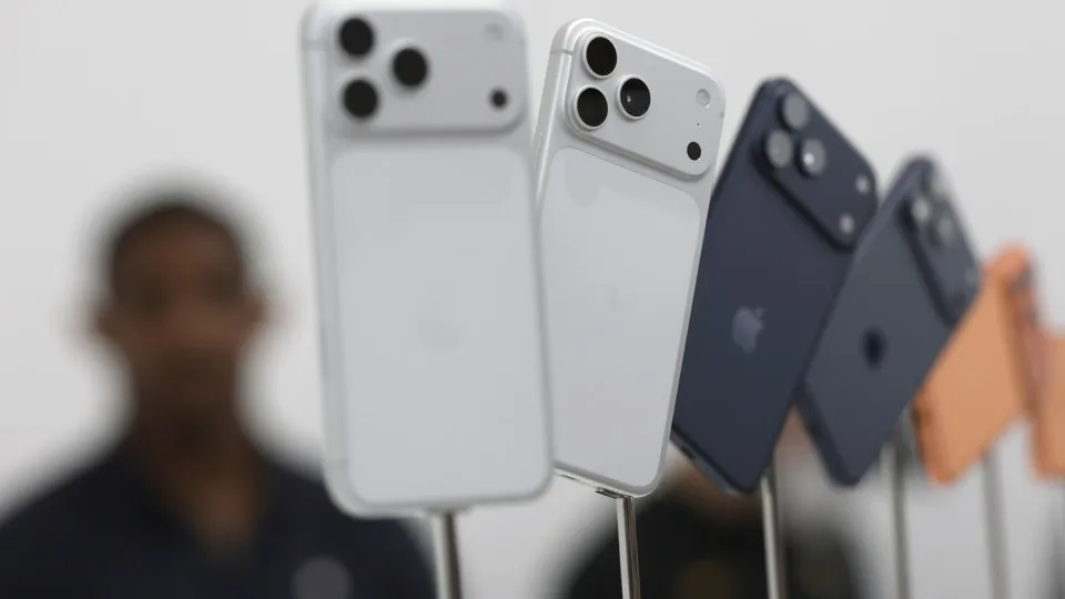 Veja como atualizar o iPhone com o iOS 26, e os modelos que não são compatíveis